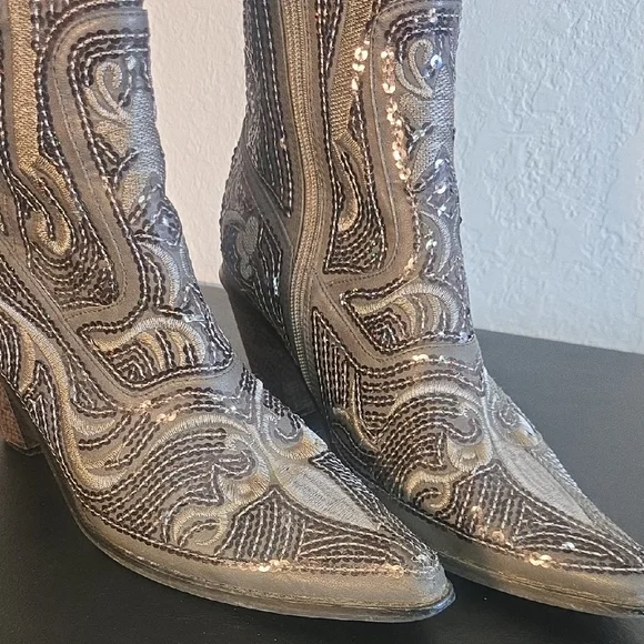 Helen's Heart Cowgirl Boots - Picture 9 of 14